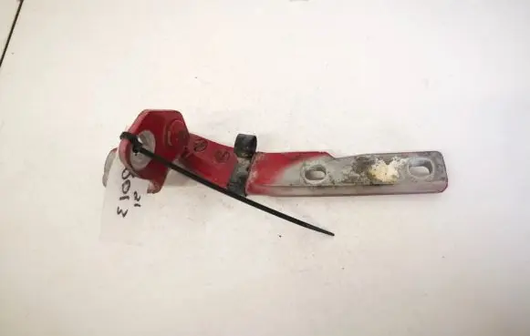 Audi A2 Tailgate/trunk/boot hinge 8z0827299a