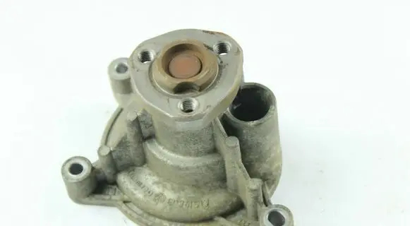 Volkswagen Golf V Water pump 03C121005R
