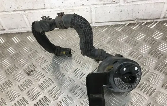 Nissan Leaf I (ZE0) Electric auxiliary coolant/water pump 11108A0579