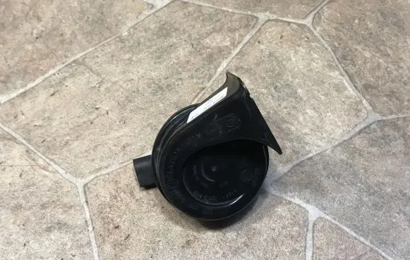 BMW 1 E81 E87 Horn signal A046466