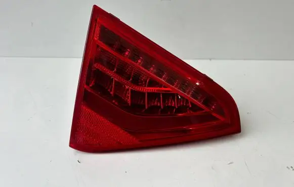 Audi A5 8T 8F Tailgate rear/tail lights 8T0945093C