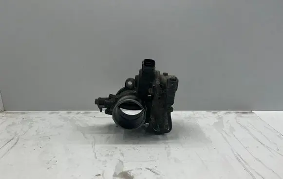 Toyota Avensis T250 Throttle valve 