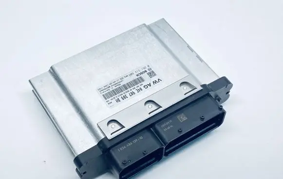 Volkswagen Golf VII Engine control unit/module 04E907309BH 0261S12609