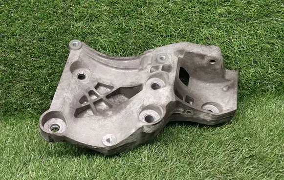 Opel Zafira C A/C compressor mount bracket 55582510