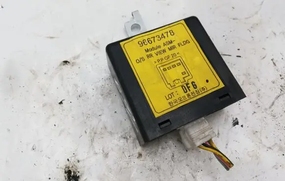 Chevrolet Captiva Wing mirror control module 96673478