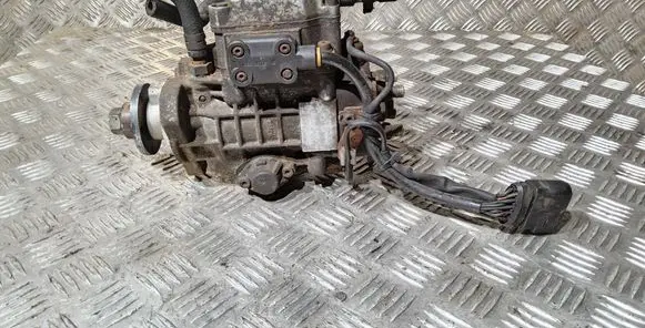 Skoda Fabia Mk1 (6Y) Fuel injection high pressure pump 0460404972 038130107B
