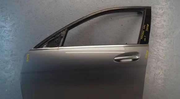 Mercedes-Benz C W204 Front door