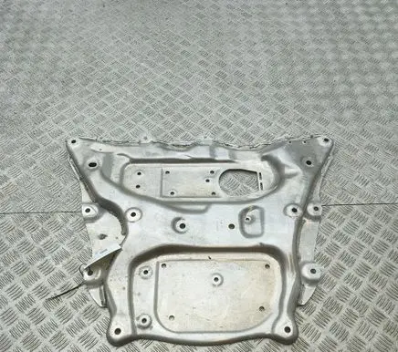 BMW X5 G05 Engine splash shield/under tray 6862071