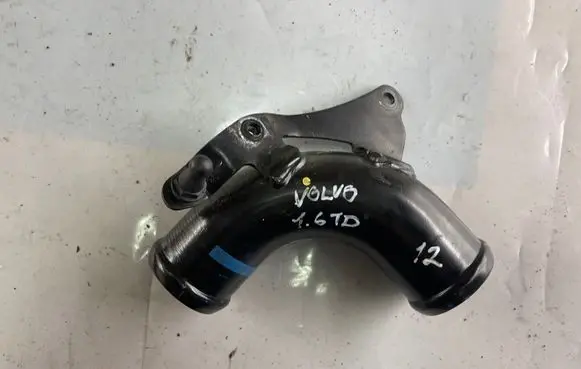 Volvo V40 Intercooler hose/pipe Av616c750al