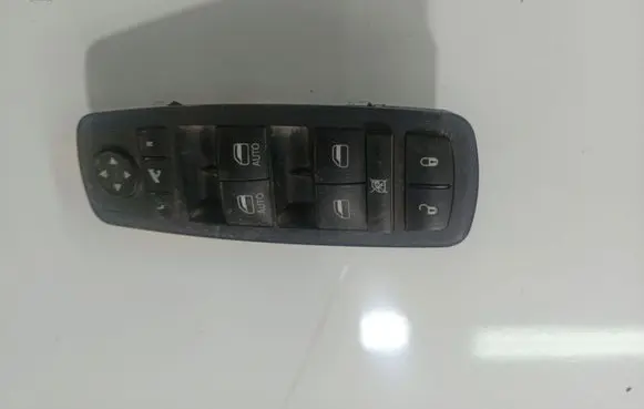 Fiat Freemont Electric window control switch 56046826AC