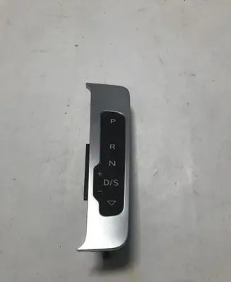 Audi Q2 - Gear shift selector indicator 81C713463
