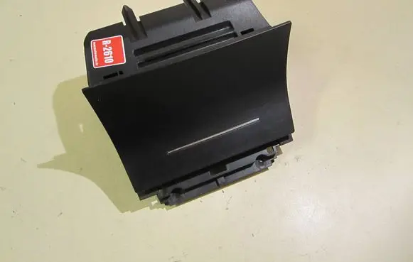 Glove box