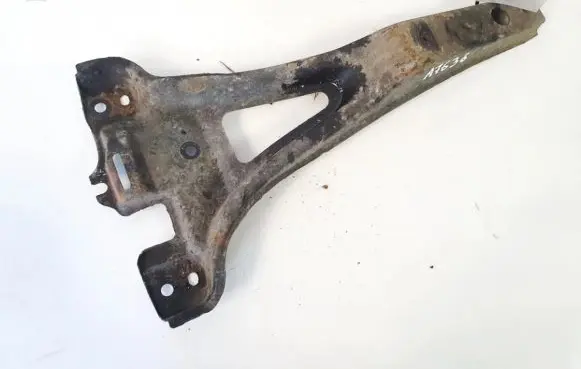Volkswagen Golf IV Engine mounting bracket