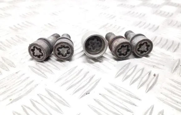 Skoda Yeti (5L) Anti-theft wheel nuts and lock 