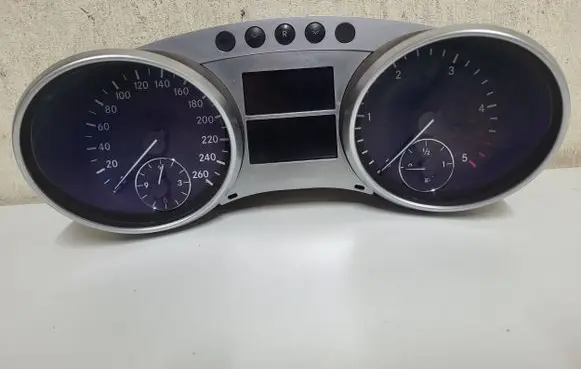 Mercedes-Benz R W251 Speedometer (instrument cluster) A2515404348 ZGS001 A2C53192054