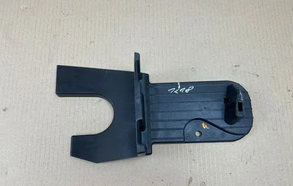 Tesla Model X Other trunk/boot trim element 106684700E