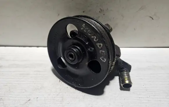 Ford Mondeo MK I Power steering pump 94BB3A733AA