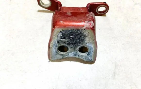 Honda CR-V Rear door lower hinge