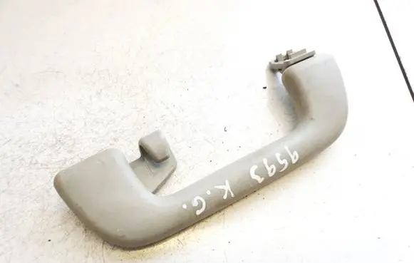 Toyota Avensis T270 Rear interior roof grab handle l1020373