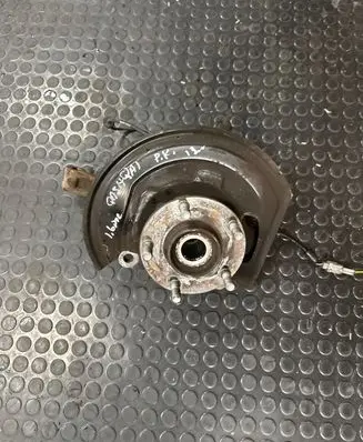 Nissan Qashqai Front wheel hub 40015J0040