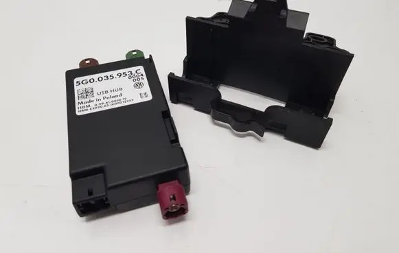 Volkswagen Touran III USB control unit 5G0035953C 5QA035643