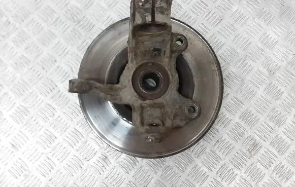 Volvo V70 Front wheel hub