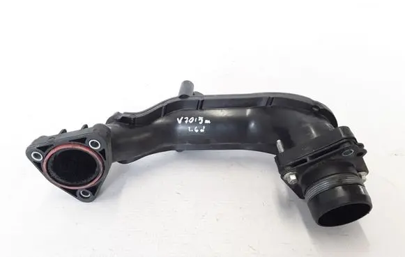 Coolant pipe/hose