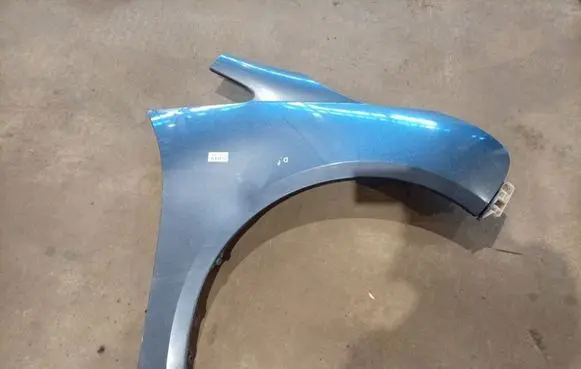 Mitsubishi Grandis Fender 