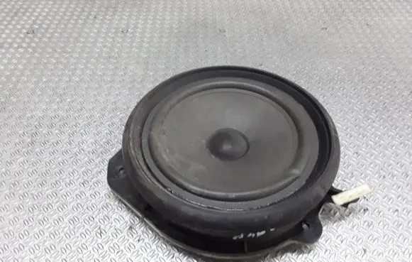 Audi A4 S4 B7 8E 8H Front door speaker 8E0035411