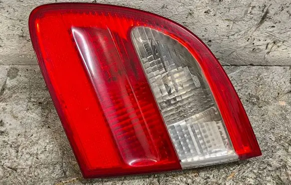 Mercedes-Benz E W211 Tailgate rear/tail lights A2118201464