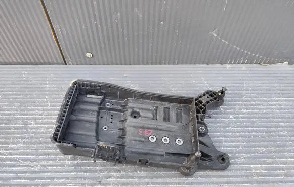 Audi Q3 F3 Battery box tray 5QF915331C 5QF915321C