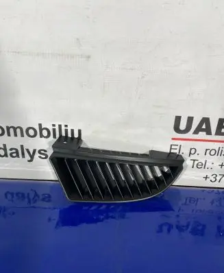 Mitsubishi Colt Front bumper upper radiator grill