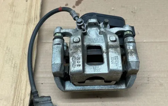 Rear brake caliper