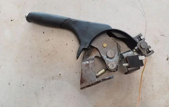 Toyota Yaris Hand brake release handle 