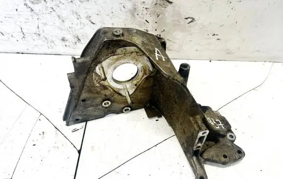 Peugeot 308 Engine mounting bracket