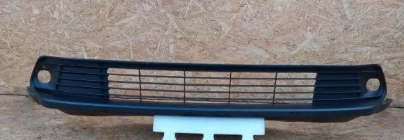 Front bumper splitter molding