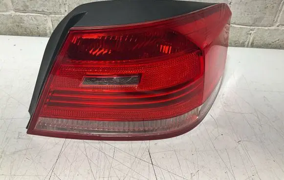 BMW 3 E92 E93 Rear/tail lights 7162302 480502 HLE93T1R