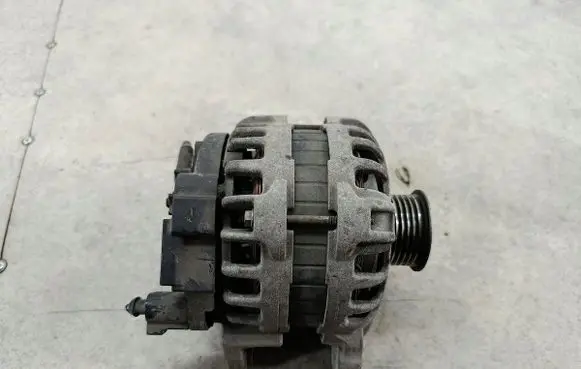 Volkswagen Up Generator/alternator 04C903023A