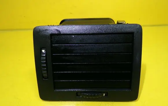 Skoda Fabia Mk1 (6Y) Dashboard side air vent grill/cover trim 6Y0819702
