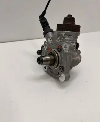 BMW 5 F10 F11 Fuel injection high pressure pump 0445010634 7823463 151204