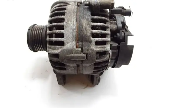Nissan Juke I F15 Generator/alternator 23100JD10A 0124525140 8200728292
