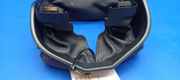 Steering wheel column trim