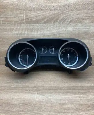 Alfa Romeo Giulietta Speedometer (instrument cluster) 50521893 A2C32418900
