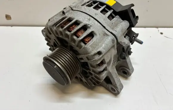 Hyundai Solati H350 Generator/alternator 373004A950