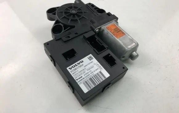 Volvo C30 Front door window regulator motor 979038100