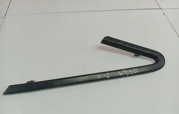 Honda Civic Front door glass trim molding 73375SNA