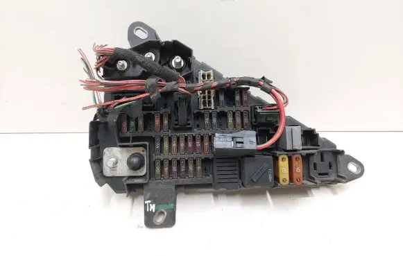 BMW 5 E60 E61 Fuse module 6906603 518811047