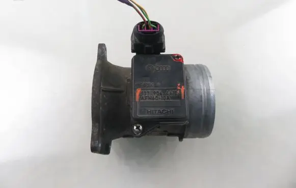 Audi A4 S4 B5 8D Mass air flow meter AFH6010A 037906461B