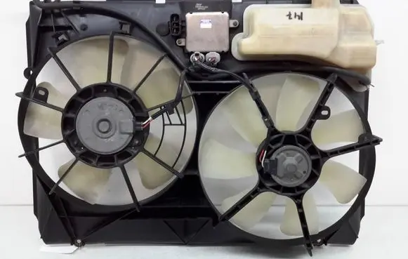 Lexus RX 330 - 350 - 400H Radiator cooling fan shroud 8925748020