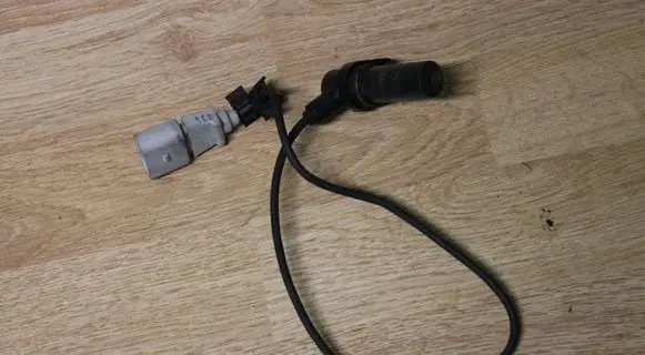 Volkswagen Sharan Crankshaft position sensor 038907319J
